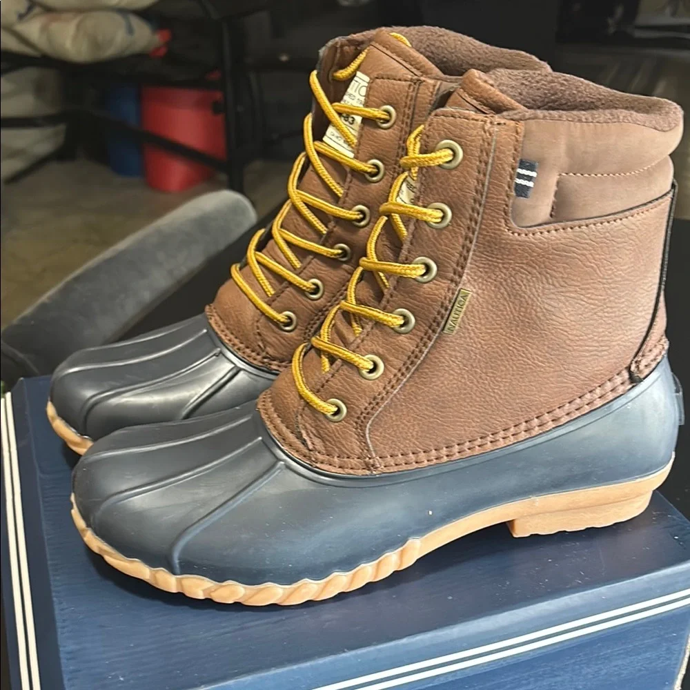 Nautica Two-Tone Duck Boots